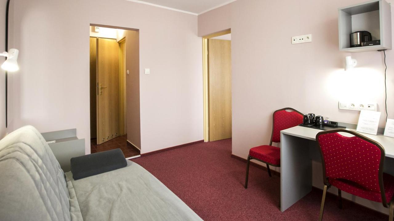 Hotel Unibus Bielsk Podlaski Exterior foto