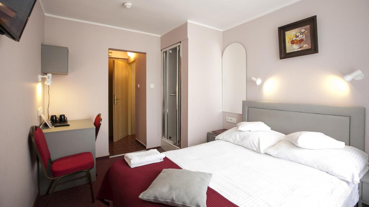 Hotel Unibus Bielsk Podlaski Exterior foto
