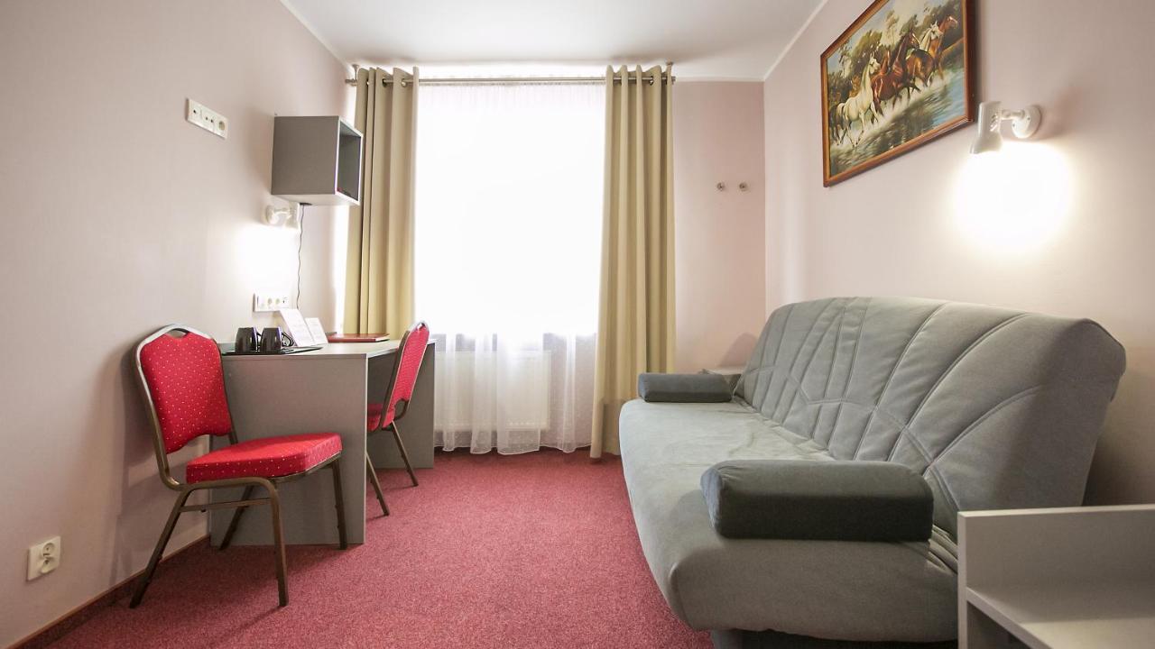 Hotel Unibus Bielsk Podlaski Exterior foto